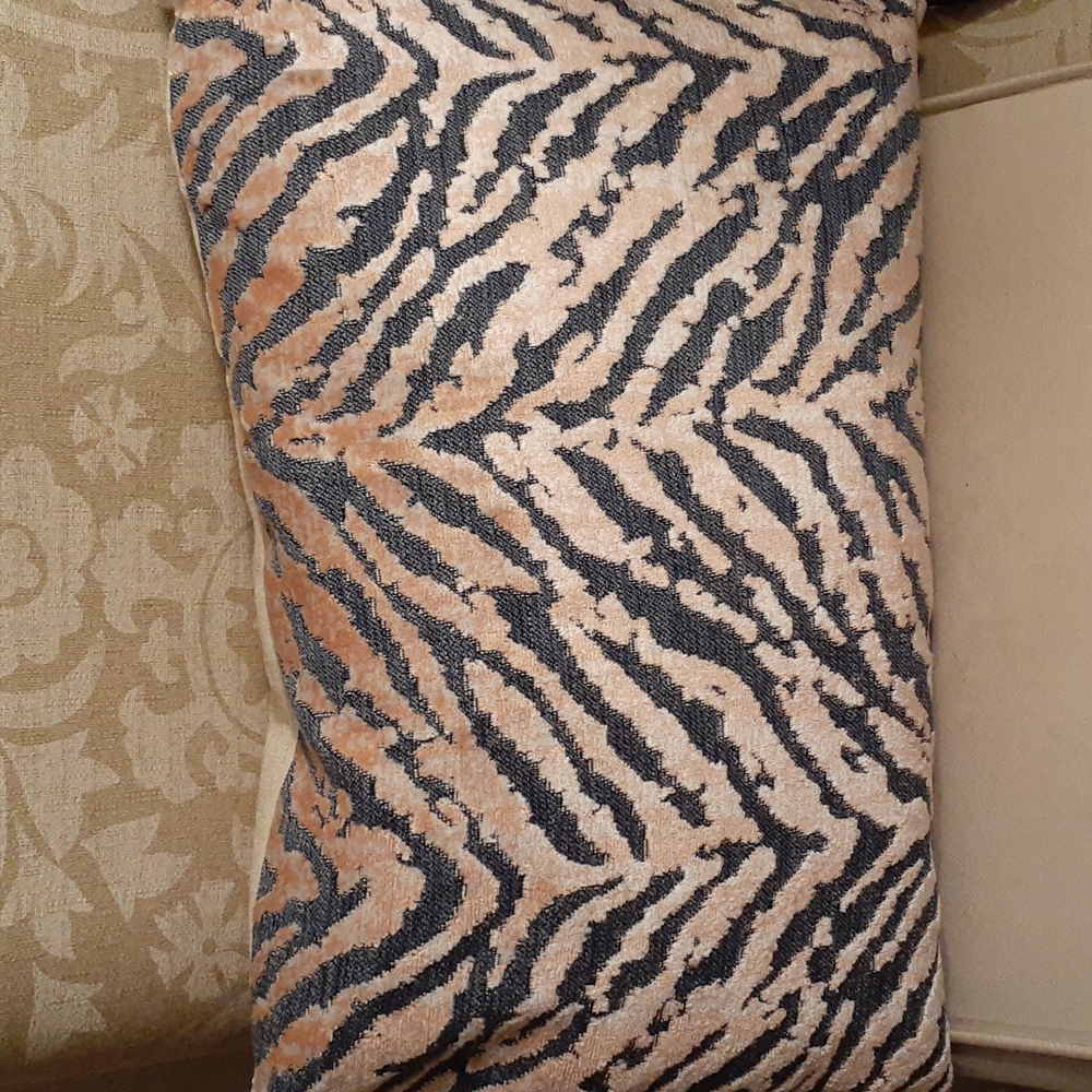MM STUDIO ZEBRA CUT BELGIUM/ VELVET PILLOW NWT